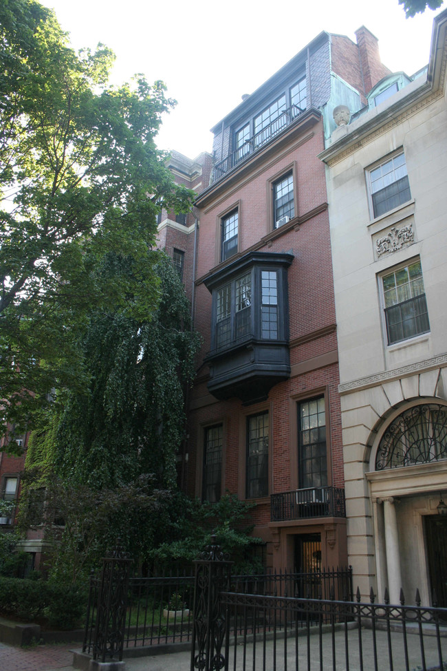 8 Marlborough St in Boston, MA - Foto de edificio - Building Photo