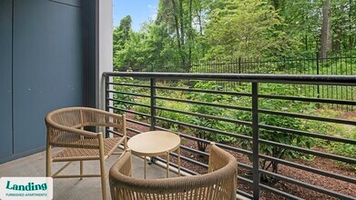 3300 East-West Hwy in Hyattsville, MD - Foto de edificio - Building Photo