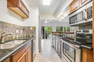 2903 Edgewater Dr in Austin, TX - Building Photo - Building Photo