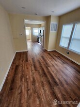 18 Walnut St in North Brunswick, NJ - Building Photo - Building Photo