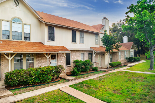 Meadow Pointe in San Antonio, TX - Foto de edificio - Building Photo