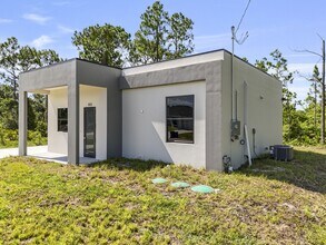 1113 Augusta St E in Lehigh Acres, FL - Building Photo - Building Photo
