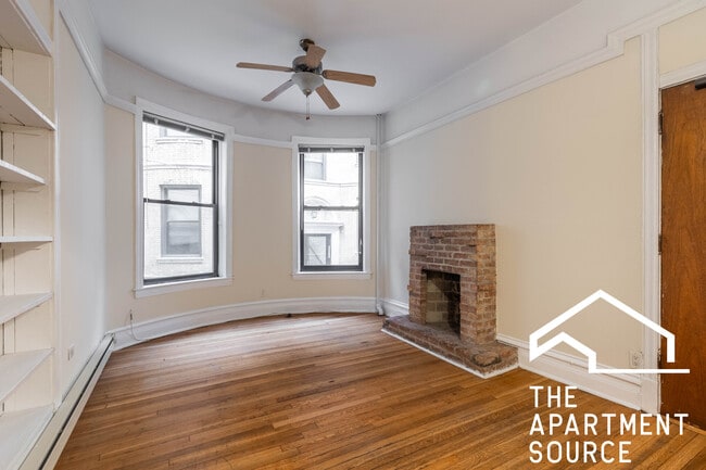 1224 N Dearborn St, Unit A2 in Chicago, IL - Building Photo - Building Photo