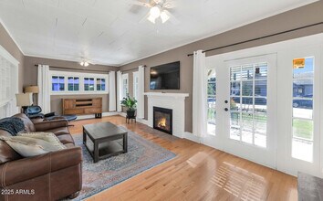 60 E Hoover Ave in Phoenix, AZ - Building Photo - Building Photo