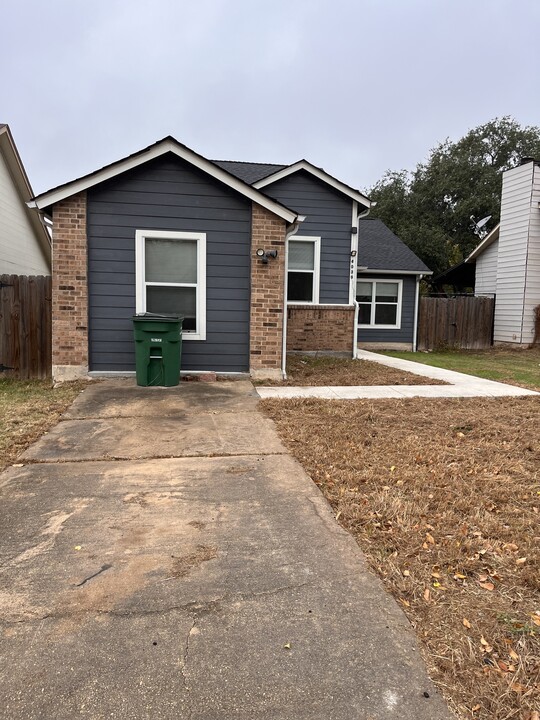 4039 Mystic Sunrise Dr in San Antonio, TX - Foto de edificio