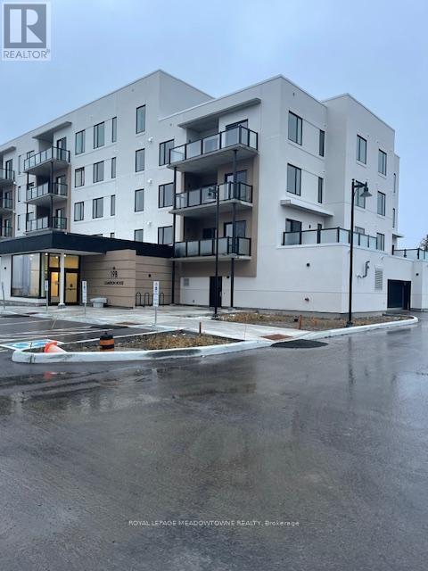 19-19B West Street N in Kawartha Lakes, ON - Building Photo