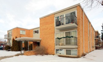 12304 103rd Ave NW in Edmonton, AB - Building Photo