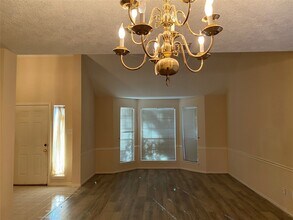 215 W New Meadows Dr in Sugar Land, TX - Building Photo - Building Photo