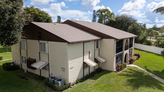 3624 La Aires Ct in Greenacres, FL - Foto de edificio - Building Photo