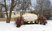 Lakeview Village Apartments in Kenosha, WI - Foto de edificio - Building Photo