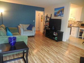 1161 Woodrow St in Redwood City, CA - Foto de edificio - Building Photo