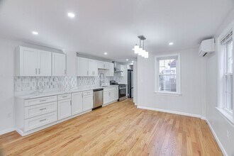 32 Northey St in Salem, MA - Building Photo - Building Photo