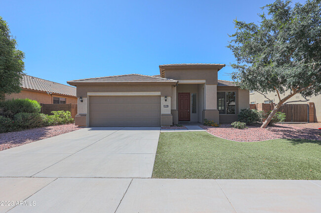 11863 W Alvarado Rd in Avondale, AZ - Foto de edificio - Building Photo