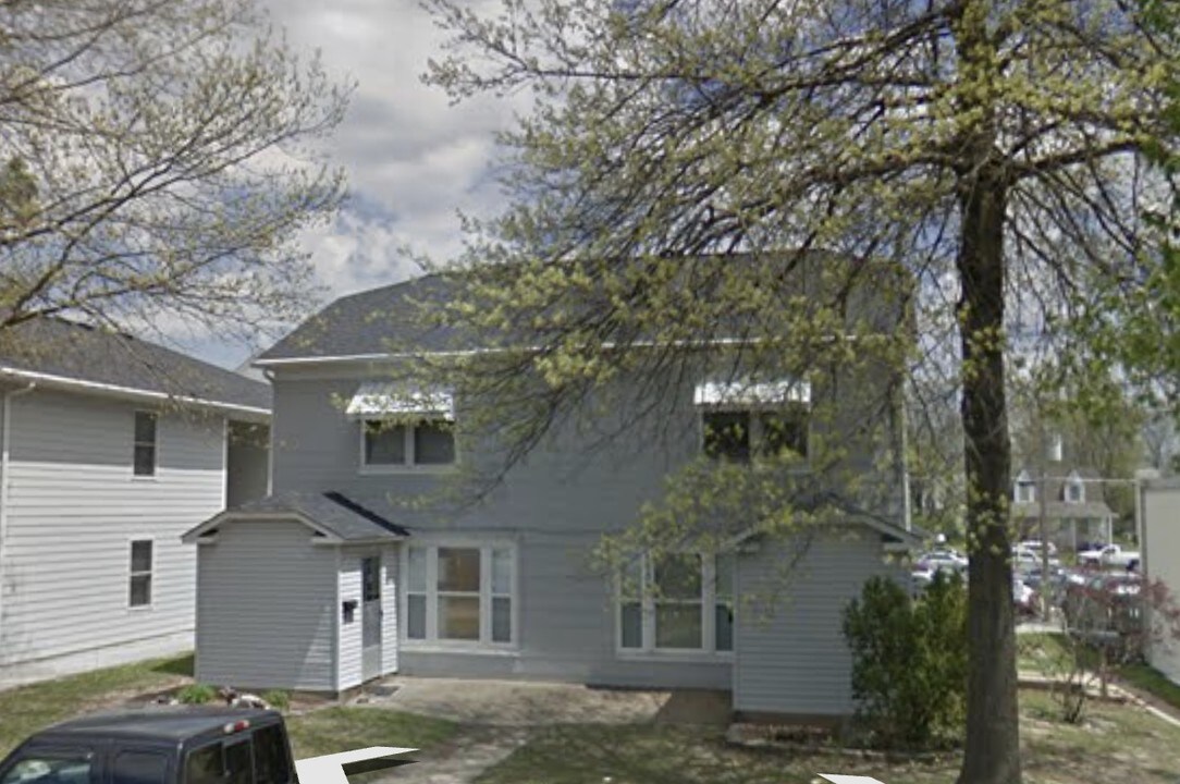 1102 N Elm St in Rolla, MO - Building Photo
