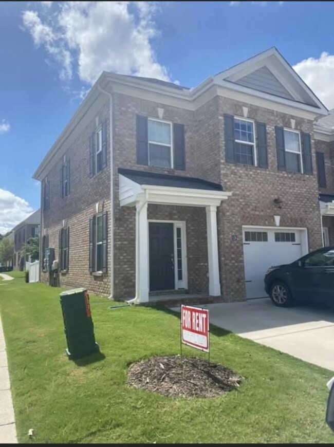 1120 Winsford Ln
