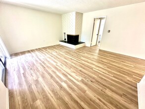 1535 Termino Ave in Long Beach, CA - Foto de edificio - Building Photo