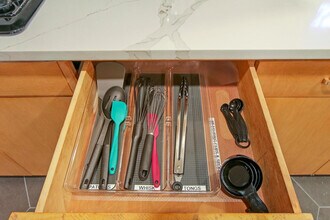 2401 Hyde Park Ave, Unit SI ID1265535P in Waukegan, IL - Building Photo - Building Photo