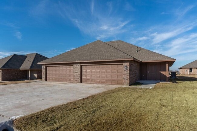 property at 1308 E Cavanaugh St