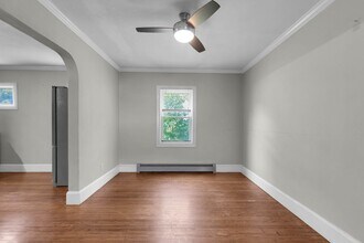 43 Crescent Ave in Farmington, CT - Building Photo - Building Photo