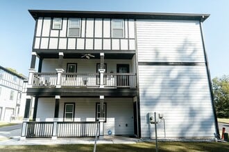 672 Rose Palm Ln in Atlanta, GA - Foto de edificio - Building Photo