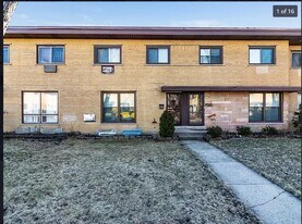 615 Maple Ct in Mount Prospect, IL - Building Photo