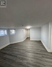 75 McIntyre Crescent in Halton Hills, ON - Building Photo - Building Photo