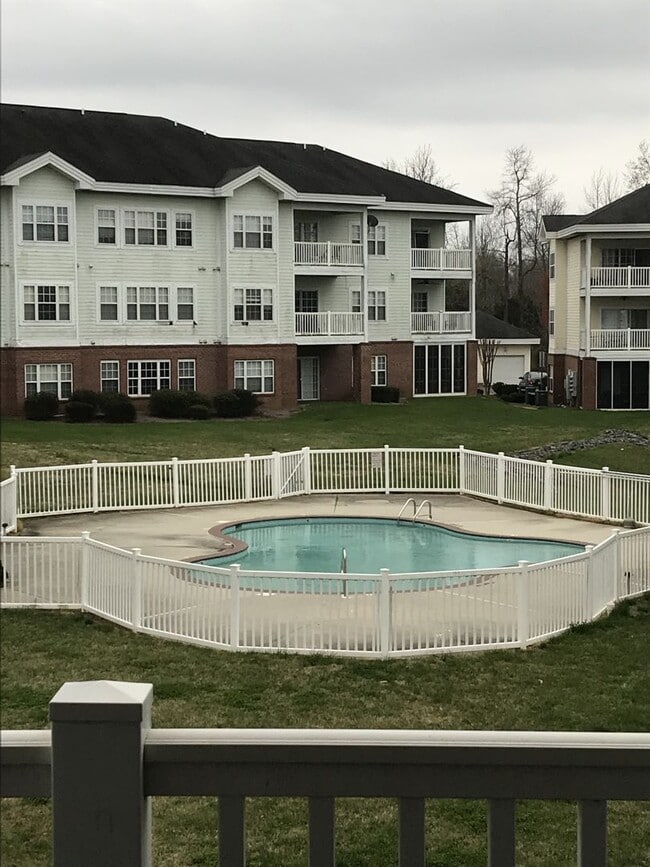 9123 Meadow Vista Rd in Charlotte, NC - Building Photo - Building Photo