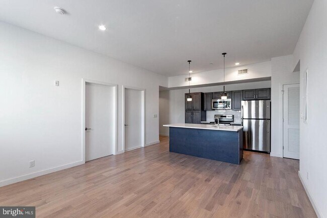 507 S 8th St in Philadelphia, PA - Foto de edificio - Building Photo