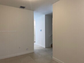 132 NE 14th St in Homestead, FL - Building Photo - Building Photo