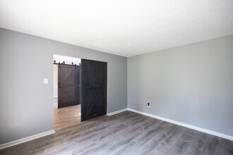 5516 Oakside Dr in Knoxville, TN - Building Photo - Building Photo
