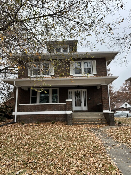401 S Buchanan St in Edwardsville, IL - Building Photo