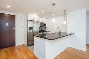 1700 Park Ave, Unit 818 in Weehawken, NJ - Building Photo