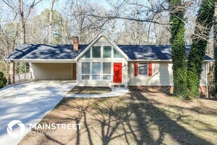 1831 N Oak Dr in Lawrenceville, GA - Building Photo