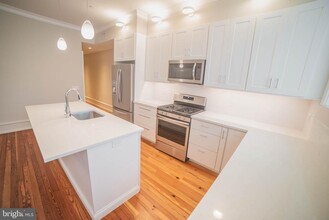 2126 Locust St in Philadelphia, PA - Building Photo - Building Photo