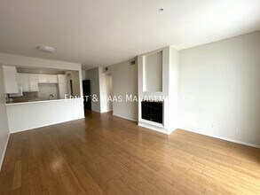 555 Maine Ave in Long Beach, CA - Foto de edificio - Building Photo