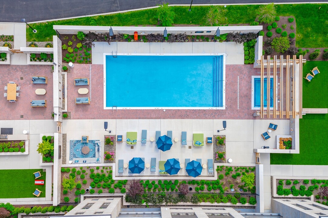 Florent in Garden City, NY - Foto de edificio