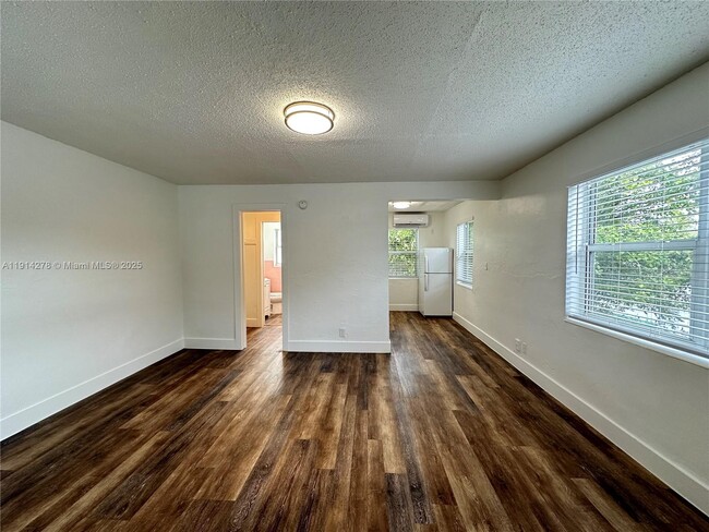 1821 Thomas St in Hollywood, FL - Building Photo - Building Photo