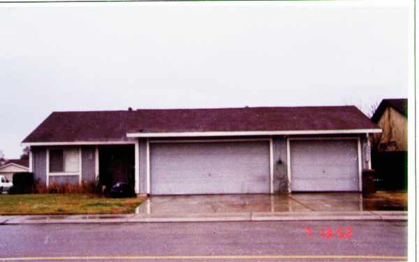 2507-2509 Banyon Dr in Lodi, CA - Foto de edificio