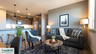 6107 E Riverside Dr in Austin, TX - Building Photo