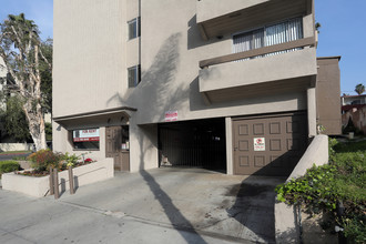 Hobart Apartments in Los Angeles, CA - Building Photo - Building Photo