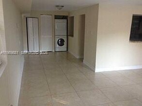 5604 Hayes St in Hollywood, FL - Building Photo - Building Photo