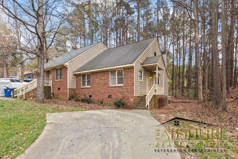 5537 Kaplan Dr in Raleigh, NC - Building Photo