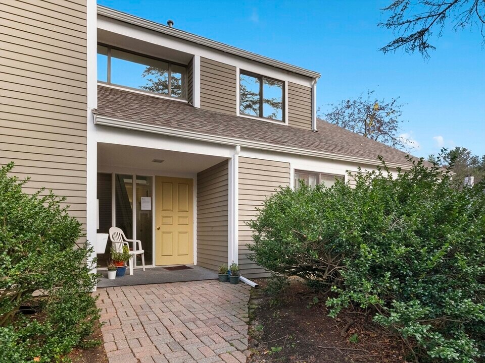 18 Concord Greene in Concord, MA - Building Photo