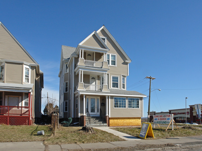 660 Wethersfield Ave in Hartford, CT - Foto de edificio - Building Photo