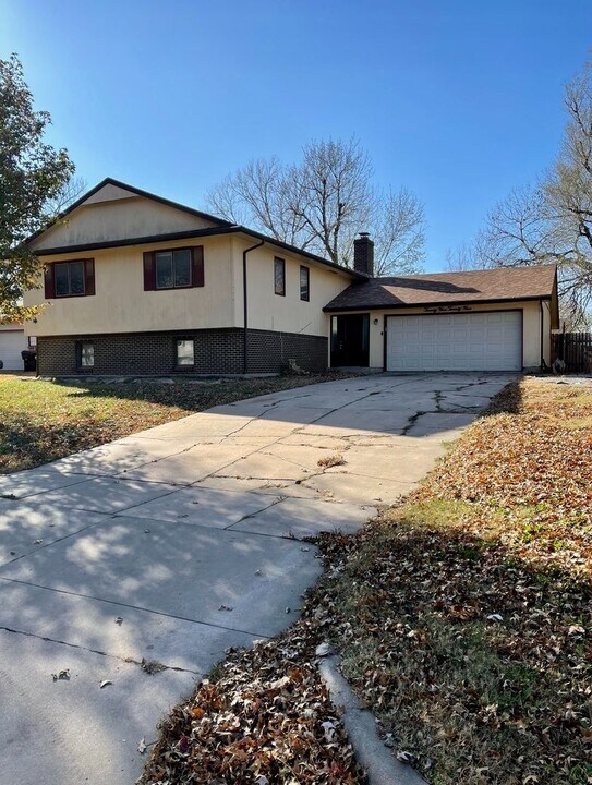 2525 N Bleckley St in Wichita, KS - Building Photo