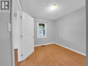 2241 Mercer St in Windsor, ON - Building Photo - Building Photo