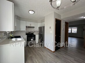 875 Charnwood Ln in Columbus, OH - Building Photo - Building Photo