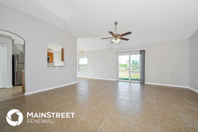 2709 W Covington Dr in Deltona, FL - Foto de edificio - Building Photo