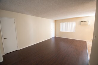 10745 in North Hollywood, CA - Building Photo - Interior Photo