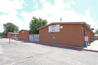 Eastern View Apartments in Albuquerque, NM - Building Photo - Primary Photo